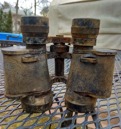 Searching with a magnet - binoculars