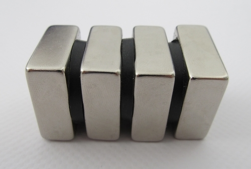 Separators between magnets
