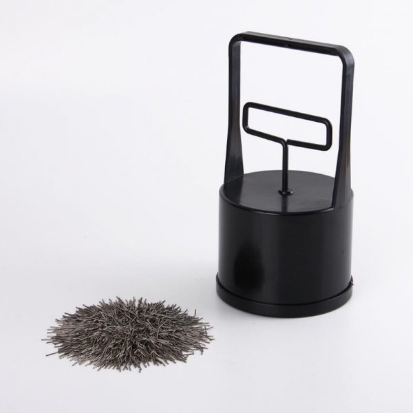 Handheld magnetic pick-up tool
