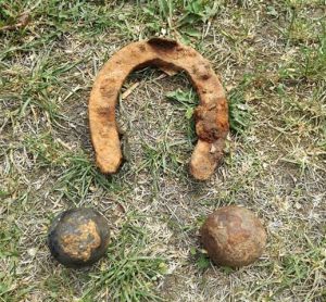 magnet fishing horseshoe