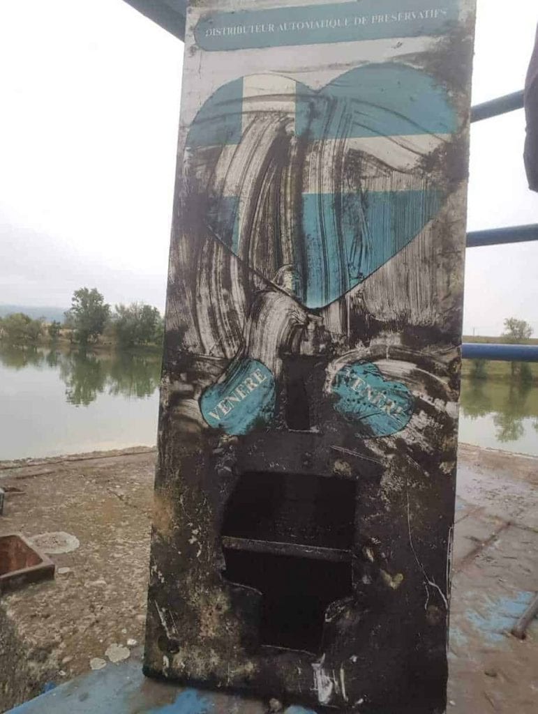 condom machine in Kozárovecká Reservoir