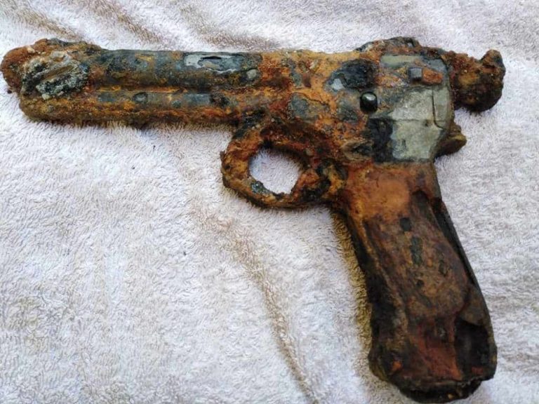 magnet fishing gun