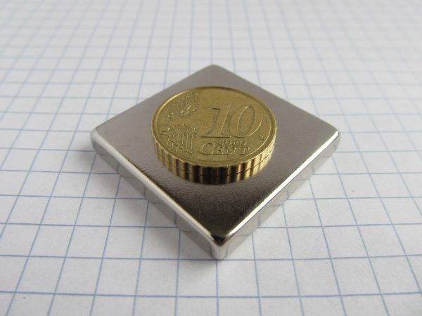 Neodymium magnet, block, 30x30x5 mm - N38