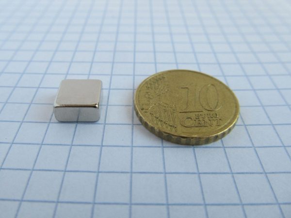 Neodymium magnet, block, 8x8x4 mm - N38