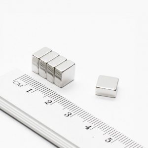 Neodymium magnet, block, 8x8x4 mm - N38