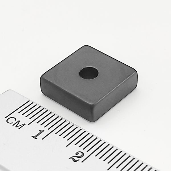 Neodymium magnet, block, 15×15×5 mm, with hole M4 (north pole on the countersunk side) epoxy - N42 - Image 2