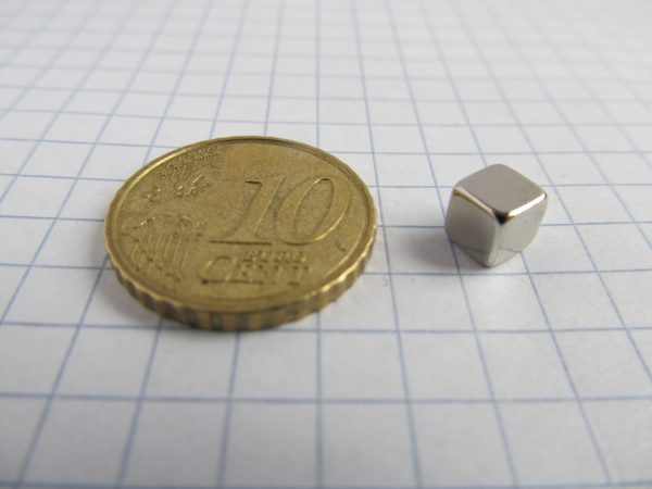 Neodymium magnet, cube, 5x5x5 mm - N35