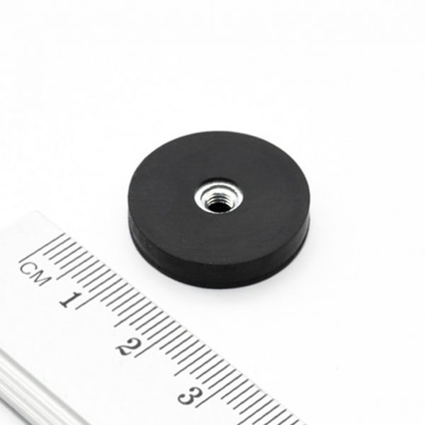 Pot magnet with internal thread, 22x6 mm, rubber coated