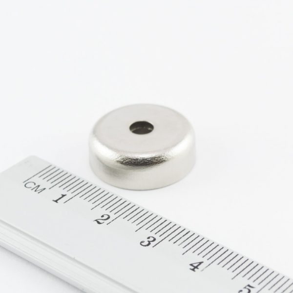 Pot magnet with screw hole, 20x6 mm