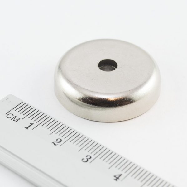 Pot magnet with screw hole, 32x8 mm
