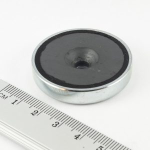Pot magnet with screw hole, 40x8 mm (ferrite)