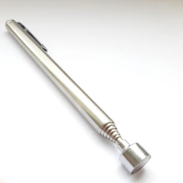 Telescopic magnetic pick-up tool