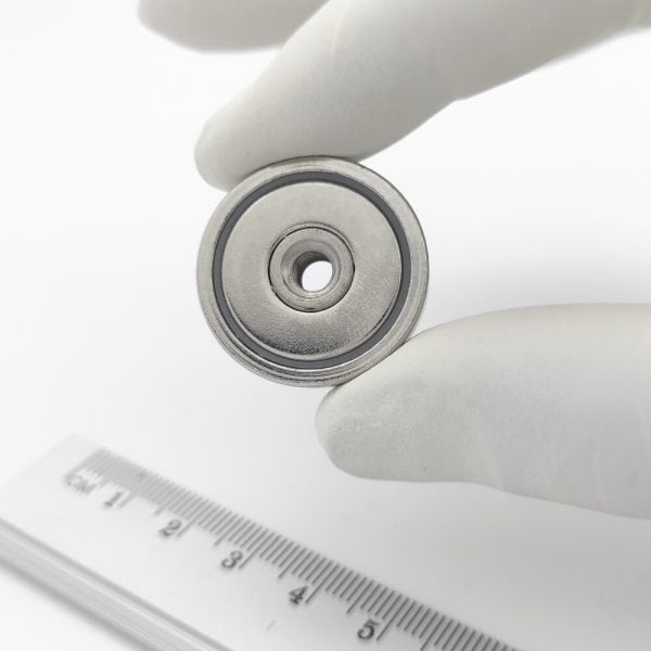Pot magnet with internal thread through entire magnet, 25×8 mm - Image 3