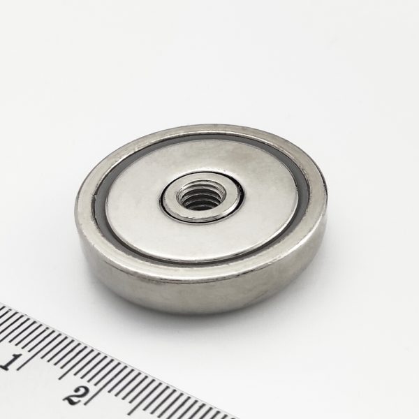 Pot magnet with internal thread through entire magnet, 32×8 mm