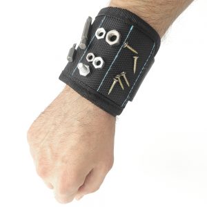 Adjustable magnetic wristband for DIYers
