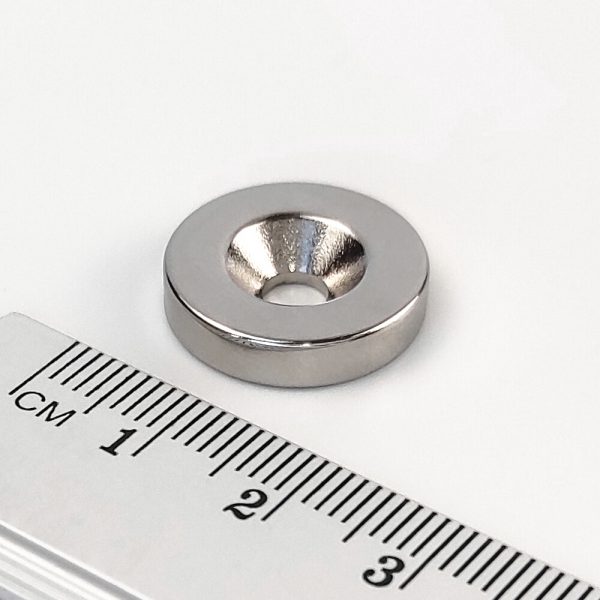 Neodymium magnet, disc, 18×4 mm, with hole M4 (north pole on the countersunk side) - N38
