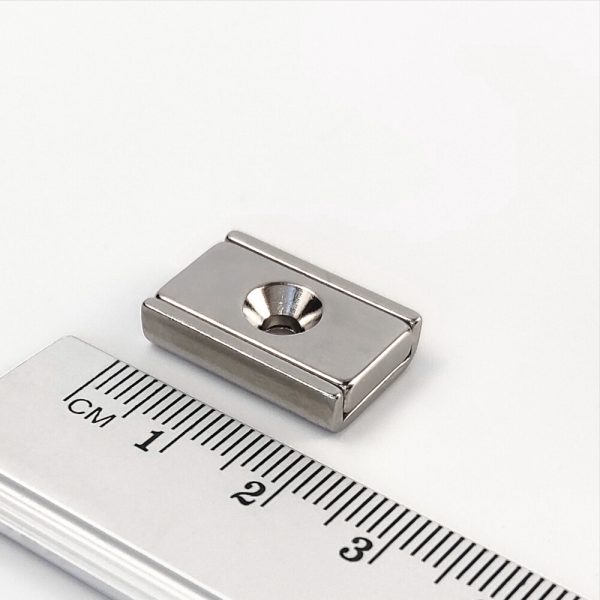 Pot magnet with screw hole, 20×13.5×5 mm
