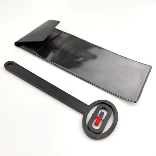 Magnetic pole identifier with pot