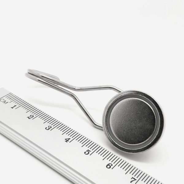 Magnetic hanger