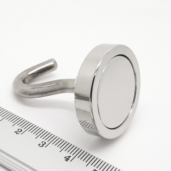 Small magnetic hook
