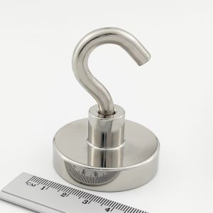 Magnetic hook in pot
