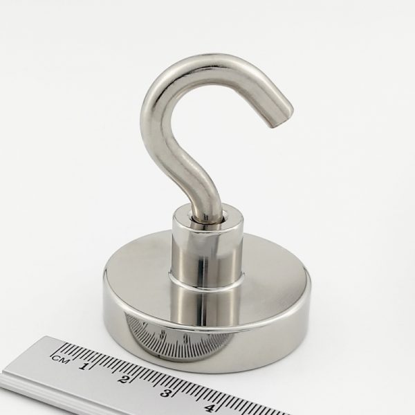 Magnetic hook in pot