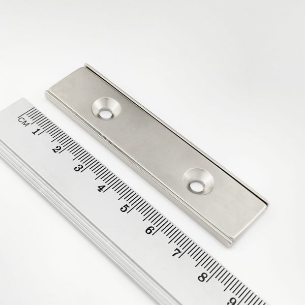 Pot magnet with screw holes, 80x20x4 mm