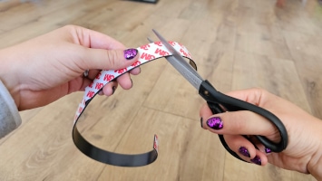 magnetic tip - magnetic make-up frame - tape cutter