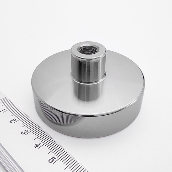 Pot magnets with internal thread socket